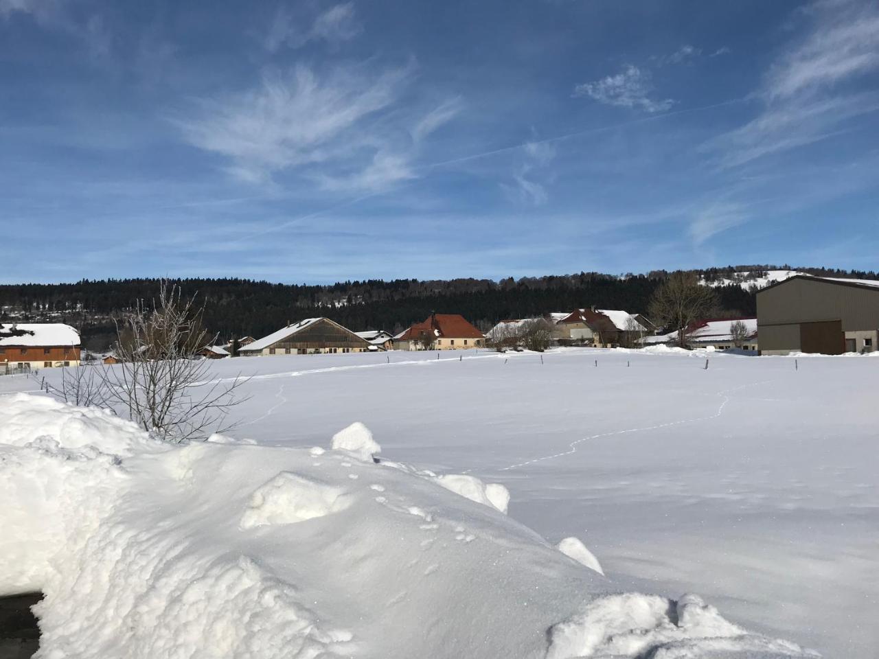 Chambres D'Hotes - Les Dolines La Chaux  Exteriör bild