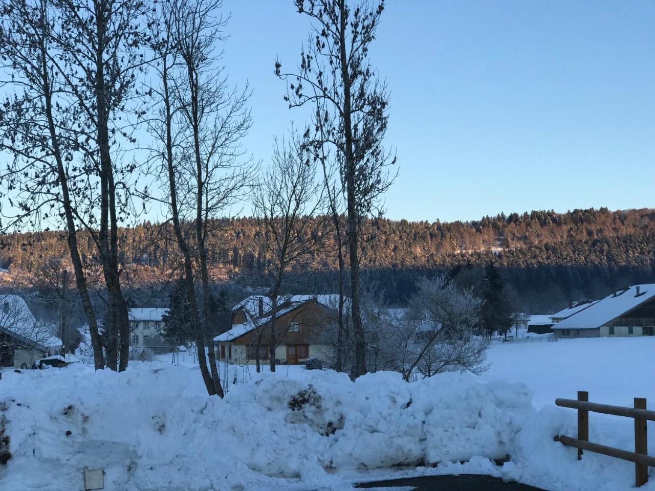 Chambres D'Hotes - Les Dolines La Chaux  Exteriör bild